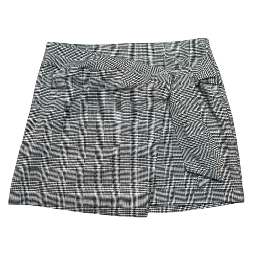 Forever 21 Black and White Checkered skirt